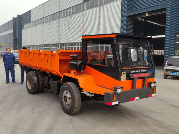 礦用四不像運(yùn)輸車(chē)