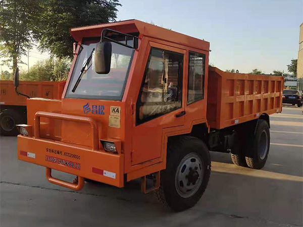 礦用井下運(yùn)輸車操作時有哪些事項需要注意