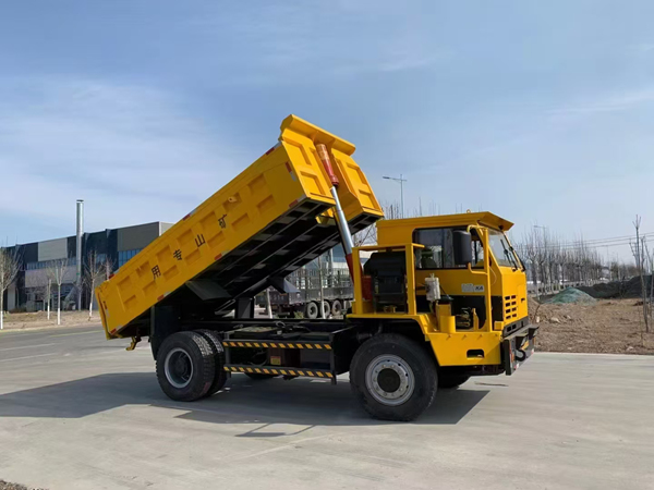 井下礦用運(yùn)輸車(chē)